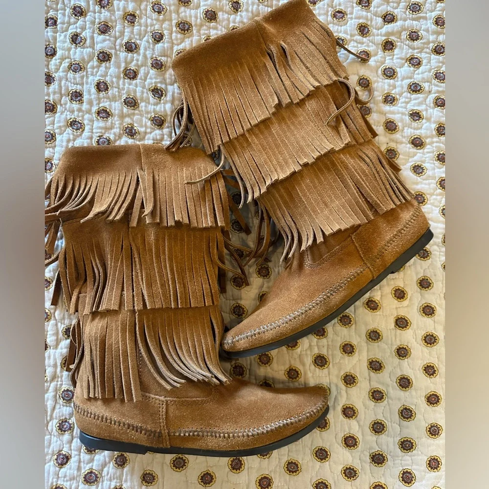 Minnetonka 3 Layer Fringe Moccasin Boots Size 8 - Picture 2 of 6